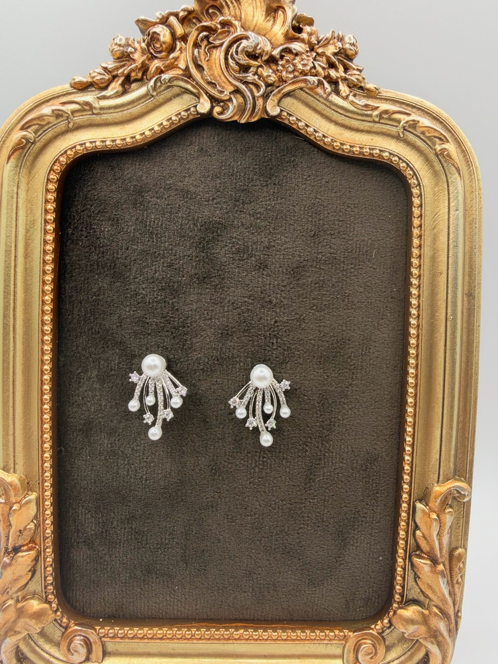 Elegant Pearl & Crystal Burst Ear Jacket Earrings